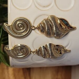 Elegant Gold Shell Earrings